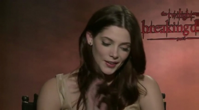 Ashley-Greene-dot-nl_BreakingDawnInterview-NovaFM0161.jpg