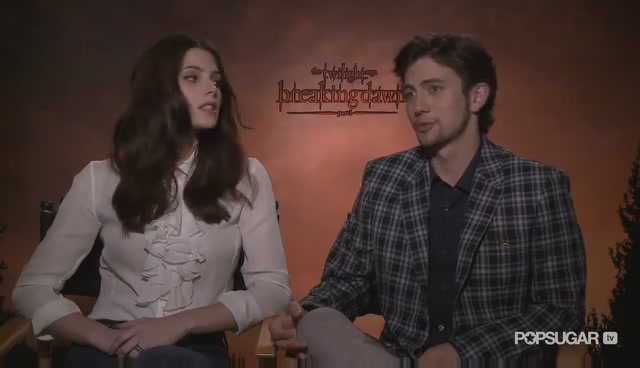 Ashley-Greene-dot-nl_BreakingDawnInterview-PopSugarTV0033.jpg