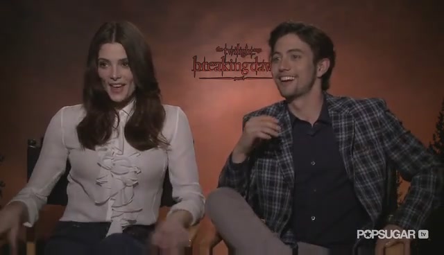 Ashley-Greene-dot-nl_BreakingDawnInterview-PopSugarTV0038.jpg