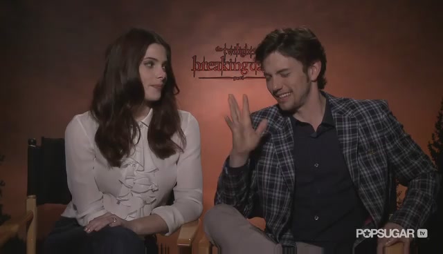Ashley-Greene-dot-nl_BreakingDawnInterview-PopSugarTV0046.jpg