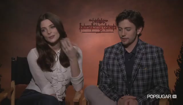 Ashley-Greene-dot-nl_BreakingDawnInterview-PopSugarTV0063.jpg