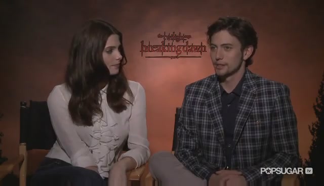 Ashley-Greene-dot-nl_BreakingDawnInterview-PopSugarTV0066.jpg