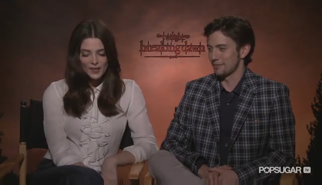 Ashley-Greene-dot-nl_BreakingDawnInterview-PopSugarTV0073.jpg