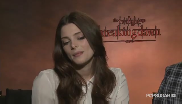 Ashley-Greene-dot-nl_BreakingDawnInterview-PopSugarTV0084.jpg