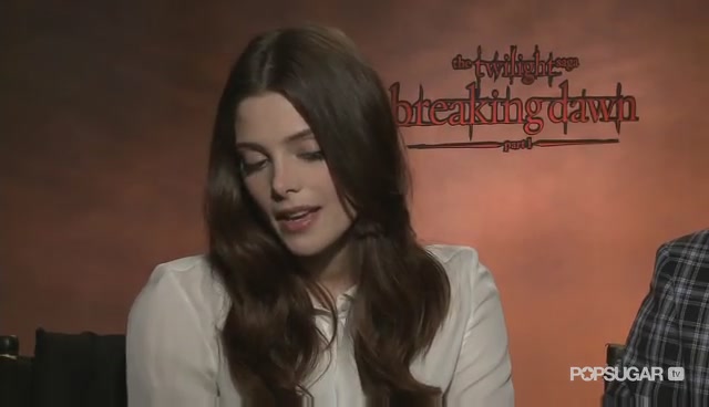 Ashley-Greene-dot-nl_BreakingDawnInterview-PopSugarTV0086.jpg