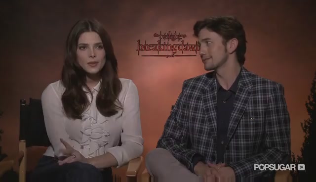 Ashley-Greene-dot-nl_BreakingDawnInterview-PopSugarTV0097.jpg