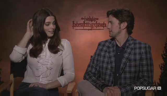 Ashley-Greene-dot-nl_BreakingDawnInterview-PopSugarTV0156.jpg