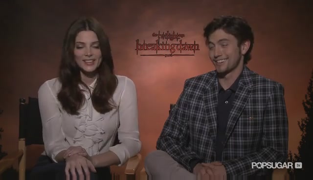 Ashley-Greene-dot-nl_BreakingDawnInterview-PopSugarTV0161.jpg