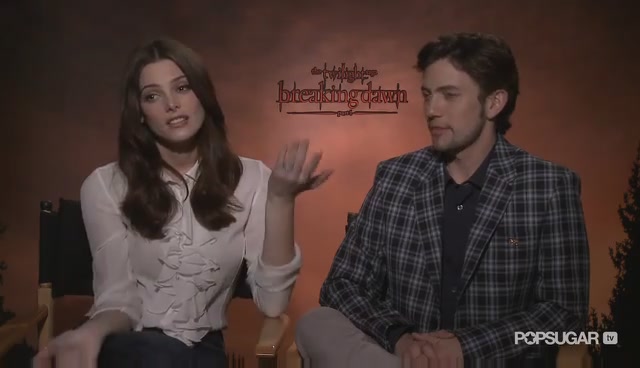 Ashley-Greene-dot-nl_BreakingDawnInterview-PopSugarTV0163.jpg