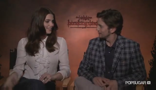 Ashley-Greene-dot-nl_BreakingDawnInterview-PopSugarTV0166.jpg