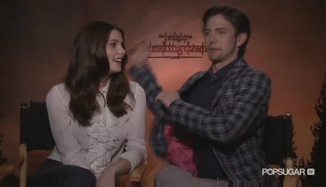 Ashley-Greene-dot-nl_BreakingDawnInterview-PopSugarTV0169.jpg