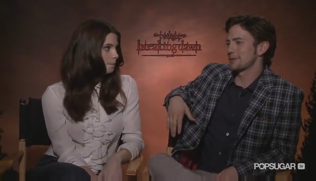 Ashley-Greene-dot-nl_BreakingDawnInterview-PopSugarTV0174.jpg