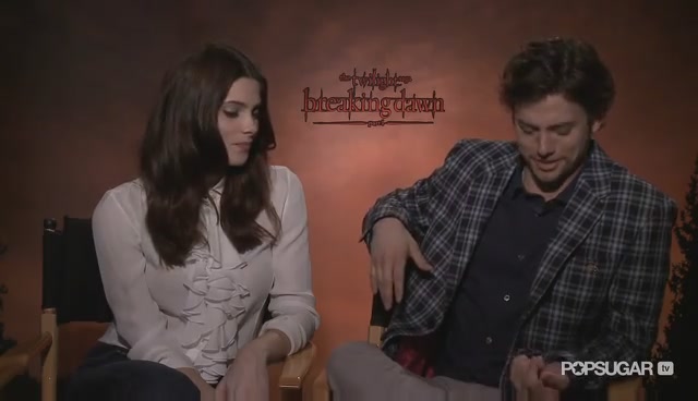Ashley-Greene-dot-nl_BreakingDawnInterview-PopSugarTV0176.jpg