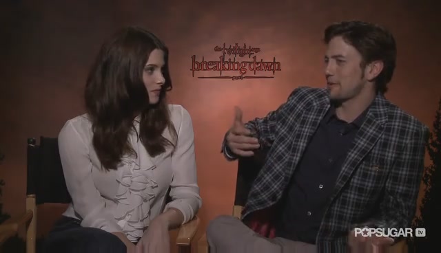 Ashley-Greene-dot-nl_BreakingDawnInterview-PopSugarTV0177.jpg
