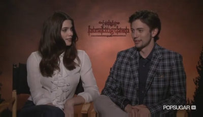 Ashley-Greene-dot-nl_BreakingDawnInterview-PopSugarTV0075.jpg