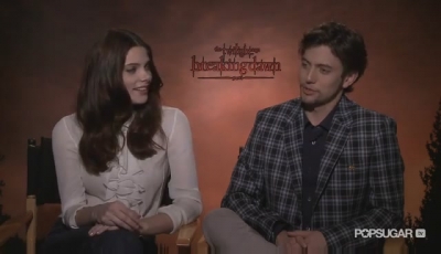 Ashley-Greene-dot-nl_BreakingDawnInterview-PopSugarTV0105.jpg