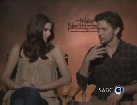 Ashley-Greene-dot-nl_BreakingDawnInterview-SABC2-0020.jpg