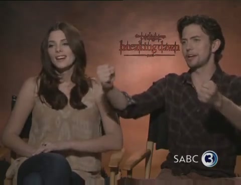Ashley-Greene-dot-nl_BreakingDawnInterview-SABC2-0028.jpg