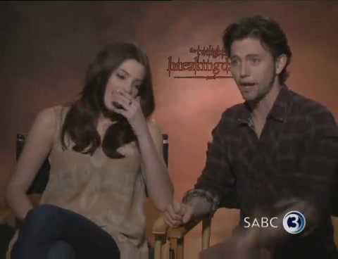 Ashley-Greene-dot-nl_BreakingDawnInterview-SABC2-0040.jpg
