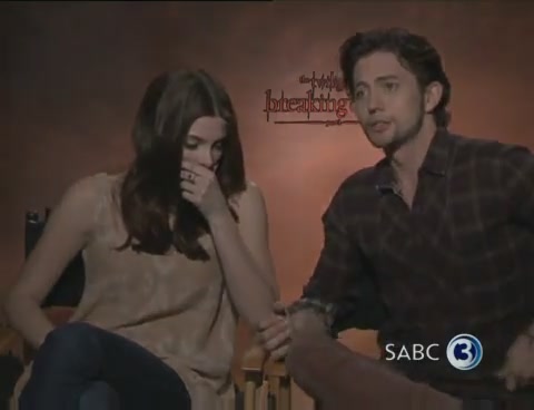 Ashley-Greene-dot-nl_BreakingDawnInterview-SABC2-0043.jpg