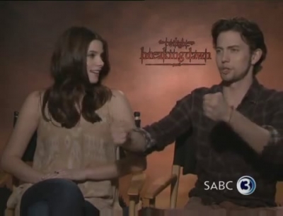 Ashley-Greene-dot-nl_BreakingDawnInterview-SABC2-0029.jpg