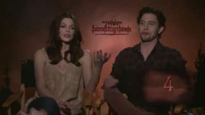 Ashley-Greene-dot-nl_BreakingDawnInterview-T4-0103.jpg