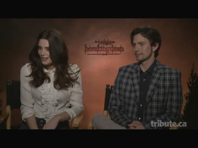 Ashley-Greene-dot-nl_BreakingDawnInterview-TributeMovies0014.jpg