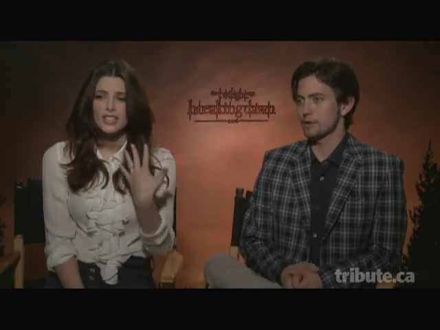 Ashley-Greene-dot-nl_BreakingDawnInterview-TributeMovies0018.jpg