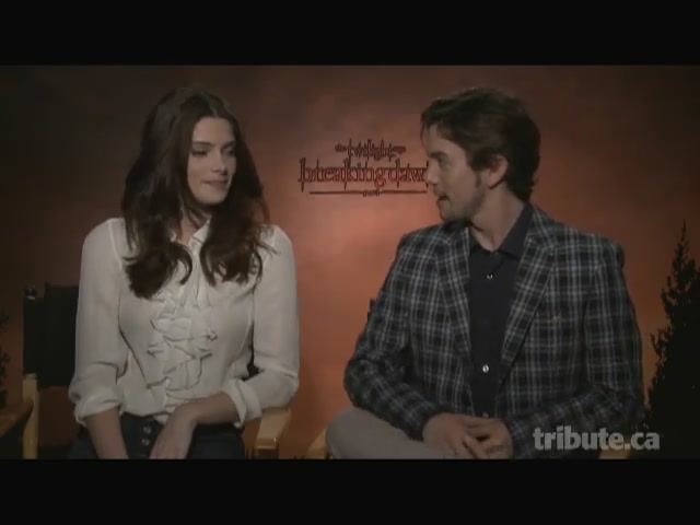 Ashley-Greene-dot-nl_BreakingDawnInterview-TributeMovies0031.jpg