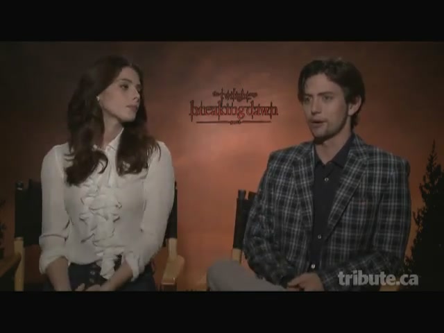 Ashley-Greene-dot-nl_BreakingDawnInterview-TributeMovies0039.jpg