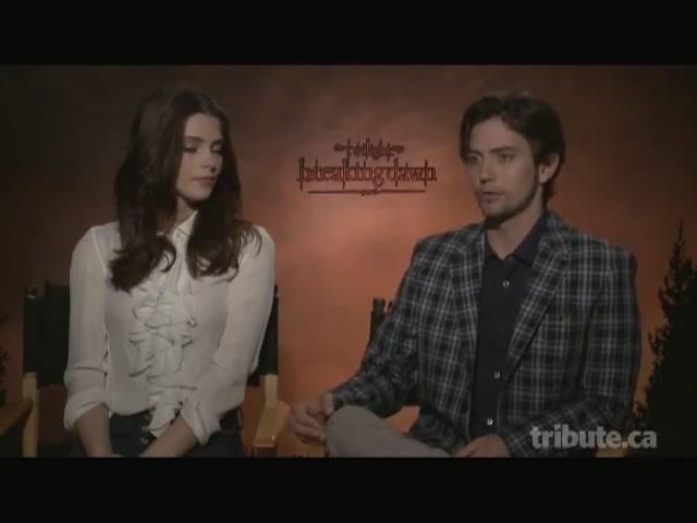 Ashley-Greene-dot-nl_BreakingDawnInterview-TributeMovies0044.jpg