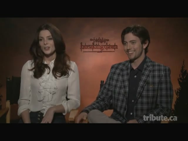 Ashley-Greene-dot-nl_BreakingDawnInterview-TributeMovies0052.jpg