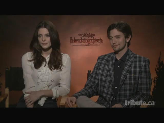 Ashley-Greene-dot-nl_BreakingDawnInterview-TributeMovies0082.jpg