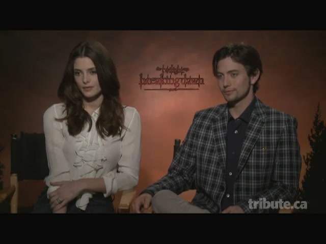 Ashley-Greene-dot-nl_BreakingDawnInterview-TributeMovies0083.jpg
