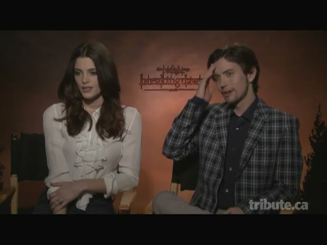 Ashley-Greene-dot-nl_BreakingDawnInterview-TributeMovies0085.jpg