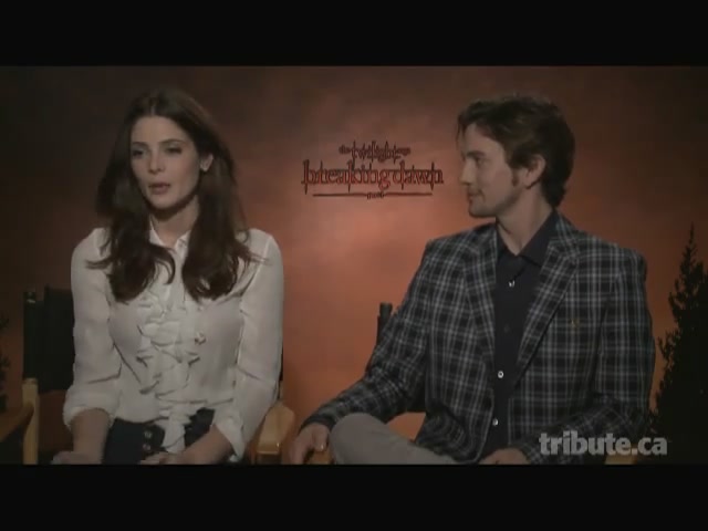 Ashley-Greene-dot-nl_BreakingDawnInterview-TributeMovies0090.jpg