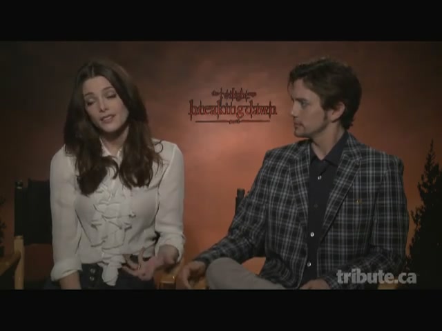 Ashley-Greene-dot-nl_BreakingDawnInterview-TributeMovies0099.jpg