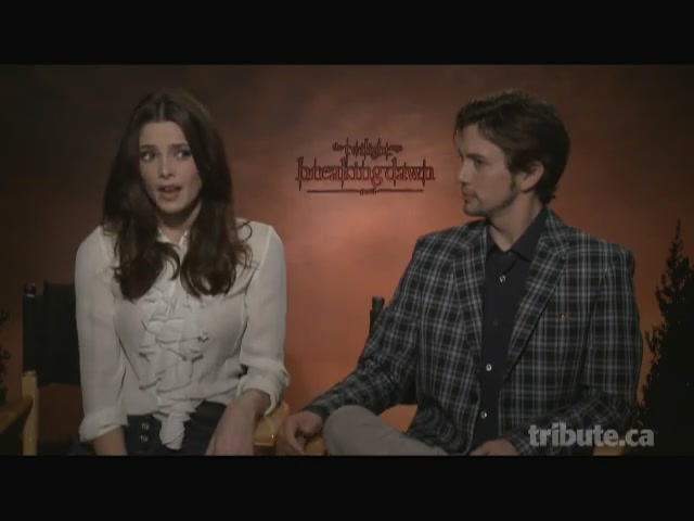 Ashley-Greene-dot-nl_BreakingDawnInterview-TributeMovies0101.jpg