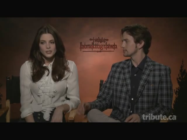 Ashley-Greene-dot-nl_BreakingDawnInterview-TributeMovies0110.jpg