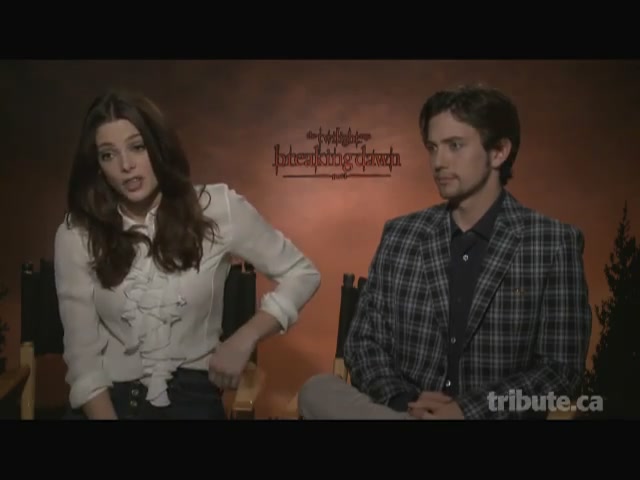 Ashley-Greene-dot-nl_BreakingDawnInterview-TributeMovies0114.jpg