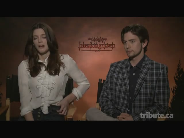 Ashley-Greene-dot-nl_BreakingDawnInterview-TributeMovies0117.jpg
