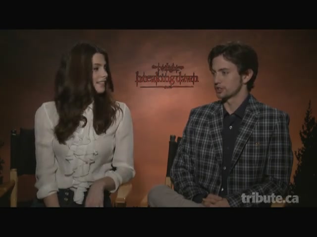 Ashley-Greene-dot-nl_BreakingDawnInterview-TributeMovies0120.jpg