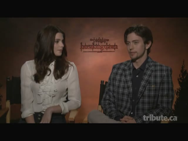 Ashley-Greene-dot-nl_BreakingDawnInterview-TributeMovies0132.jpg