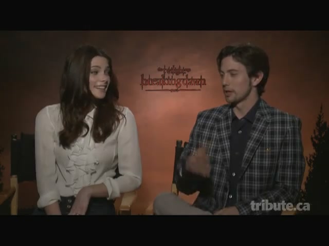 Ashley-Greene-dot-nl_BreakingDawnInterview-TributeMovies0136.jpg