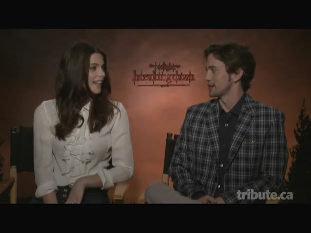 Ashley-Greene-dot-nl_BreakingDawnInterview-TributeMovies0137.jpg
