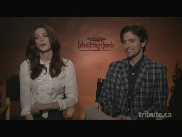 Ashley-Greene-dot-nl_BreakingDawnInterview-TributeMovies0139.jpg