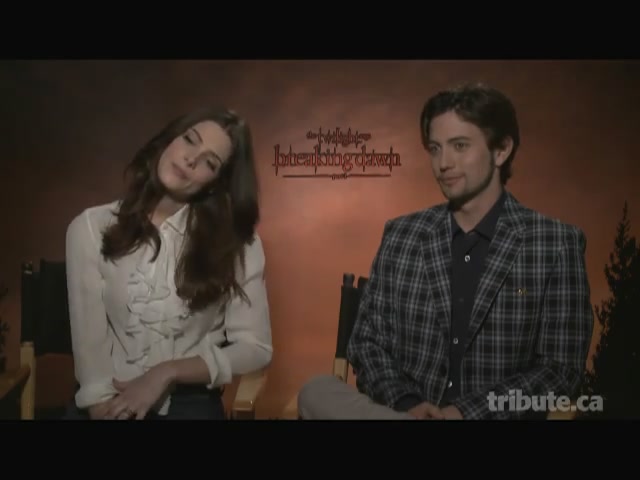 Ashley-Greene-dot-nl_BreakingDawnInterview-TributeMovies0142.jpg