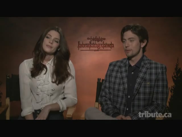 Ashley-Greene-dot-nl_BreakingDawnInterview-TributeMovies0145.jpg