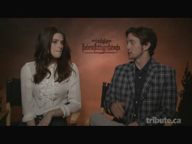 Ashley-Greene-dot-nl_BreakingDawnInterview-TributeMovies0149.jpg
