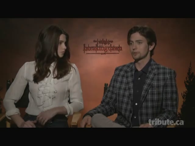 Ashley-Greene-dot-nl_BreakingDawnInterview-TributeMovies0157.jpg